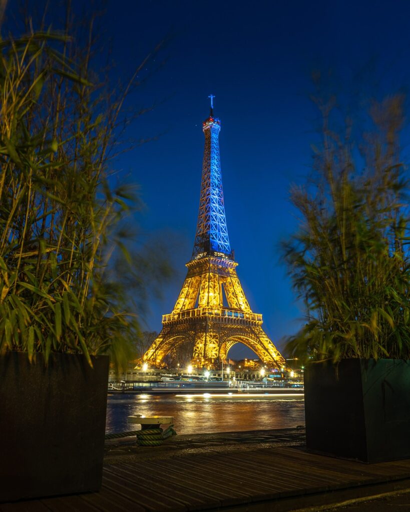 tourist attraction, eiffel tower, travel-7037967.jpg